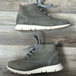 Kodiac booties size 7.5 light olive green/gray lace up supportive ankle boot